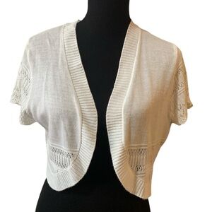 Signature by Robbie Bee Ivory Short Sleeved Cardigan Sweater/Shrug Women’s Sz 10